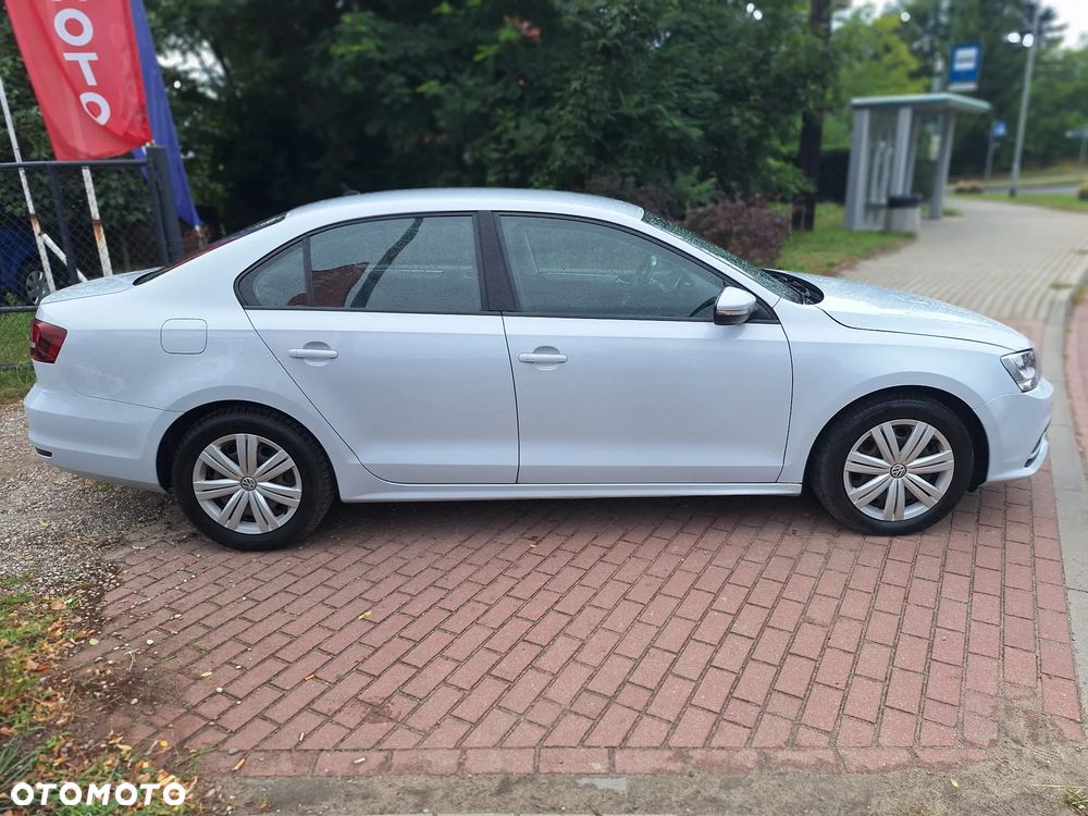 Volkswagen Jetta - 11