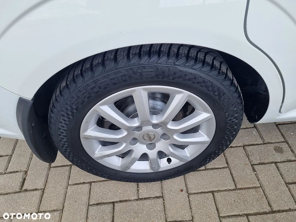 Opel Zafira 1.6 Essentia - 19