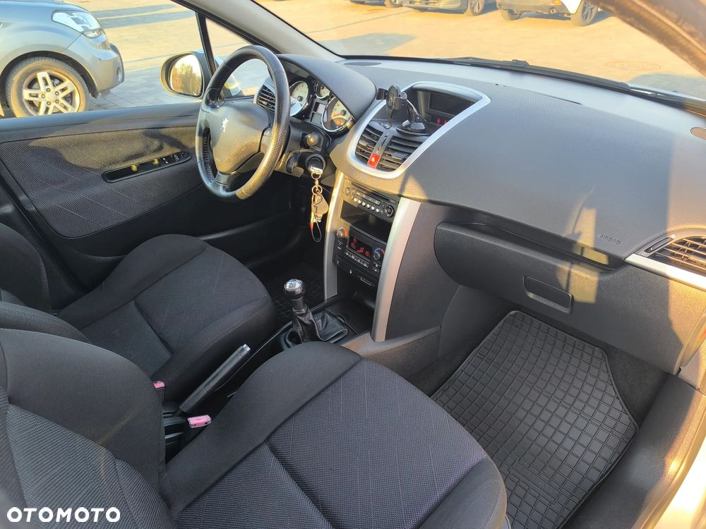 Peugeot 207 - 9