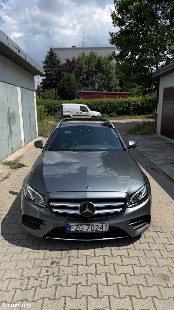 Mercedes-Benz Klasa E 220 d 4Matic 9G-TRONIC AMG Line - 1