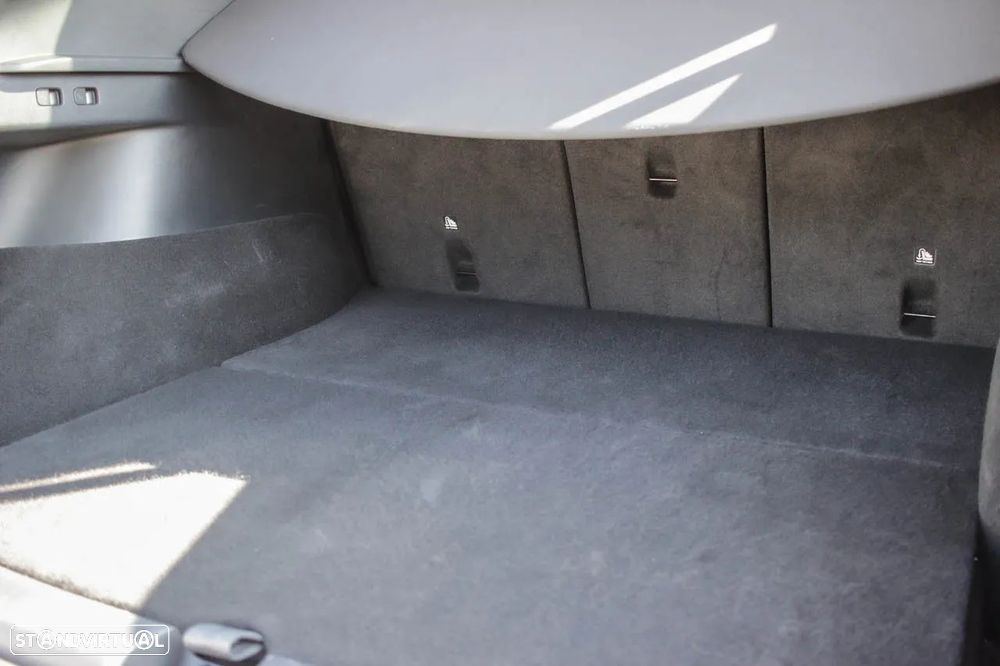 Tesla Model Y RWD - 8