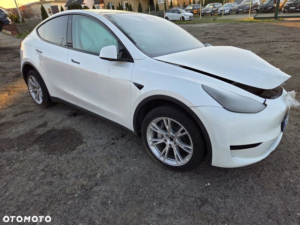 Tesla Y RWD - 8