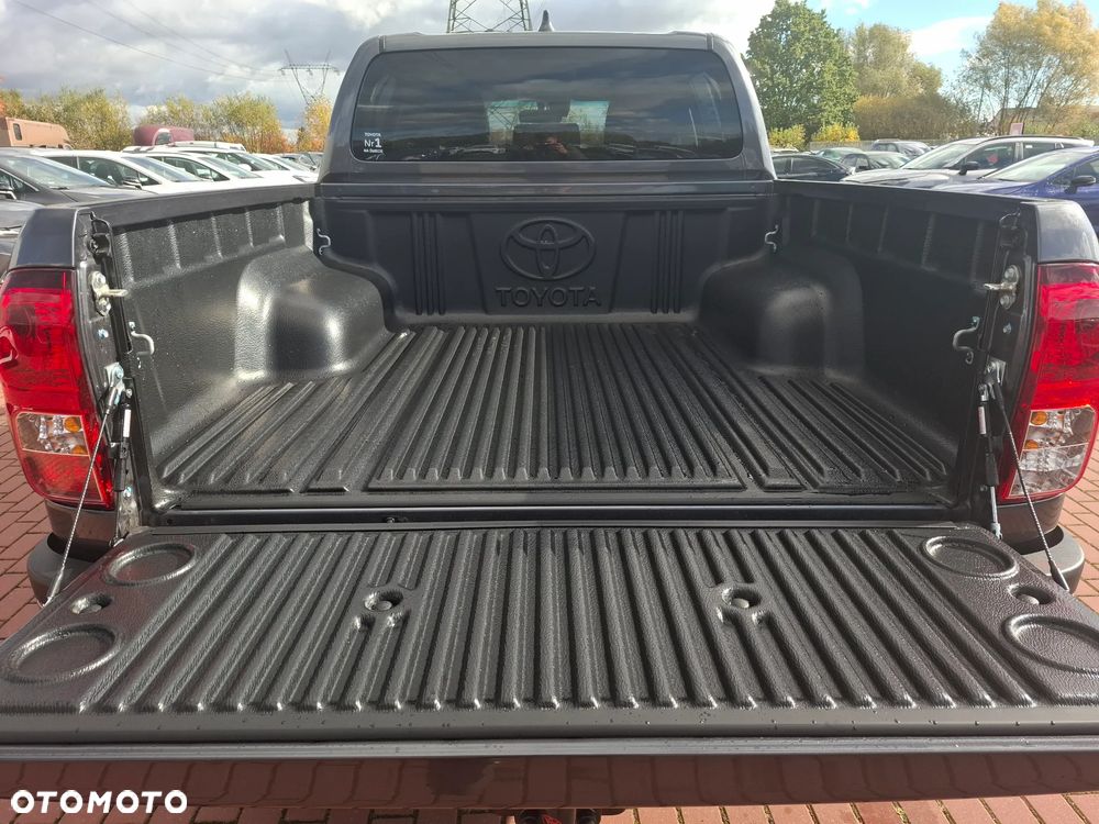 Toyota Hilux - 13