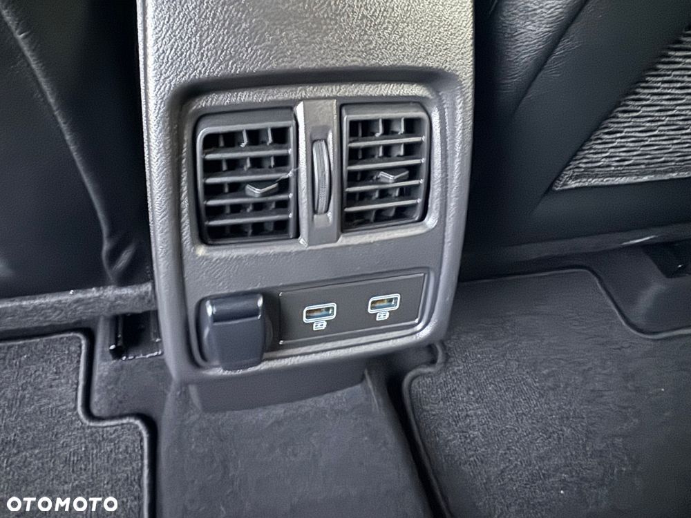 Renault Captur 1.6 E-TECH Plug-In Techno - 24