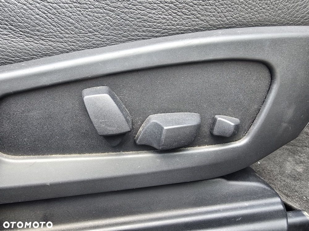 BMW Seria 5 525i - 23