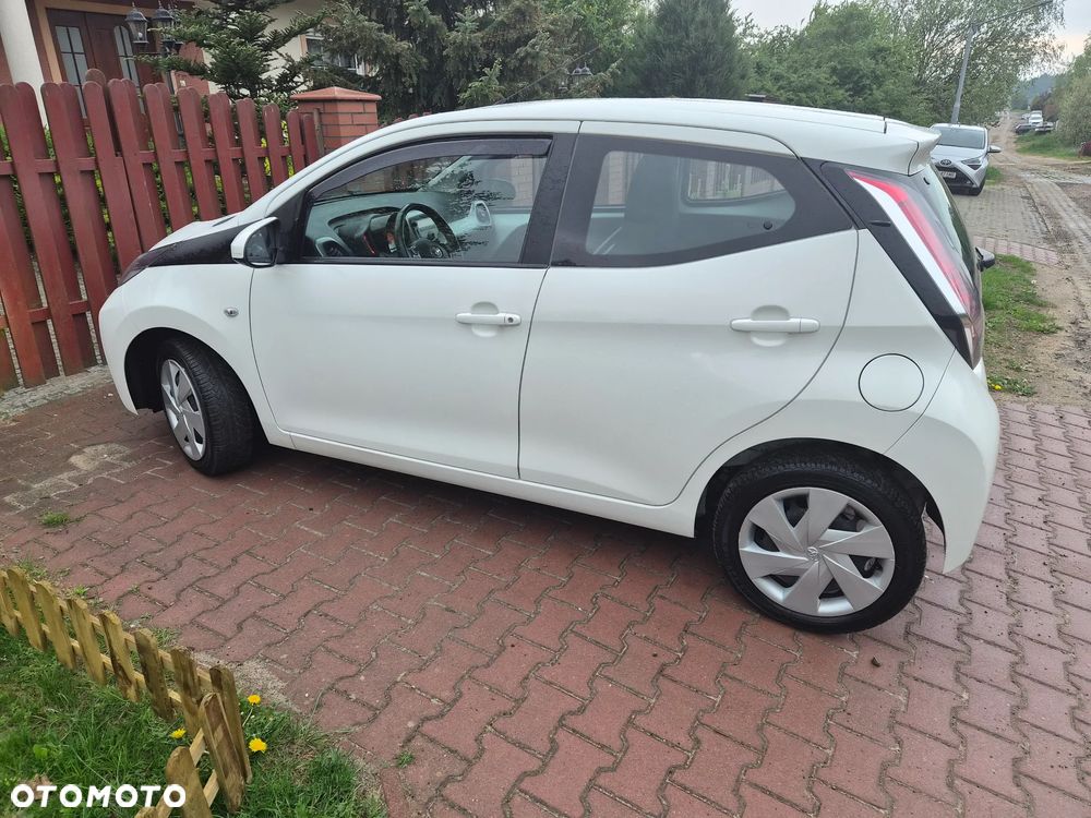 Toyota Aygo x-play - 4