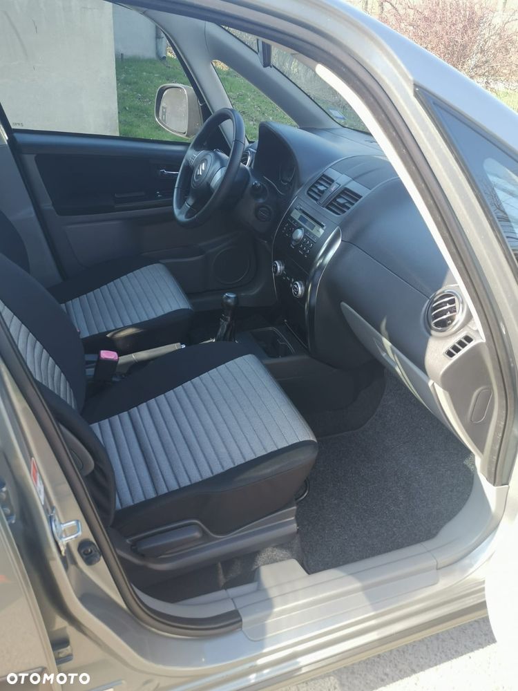 Suzuki SX4 1.6 VVT 4x4 Style - 10