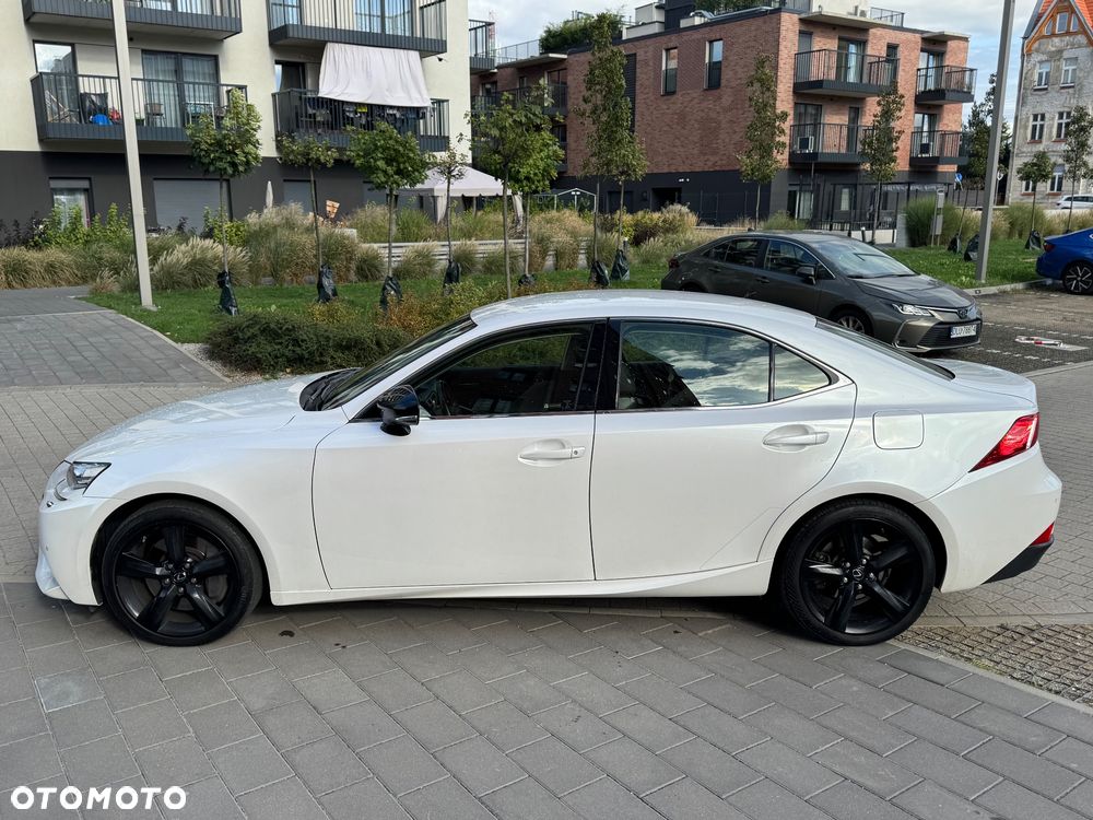 Lexus IS 200t / 300 Black - 2