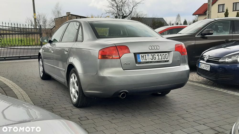 Audi A4 Limousine - 5