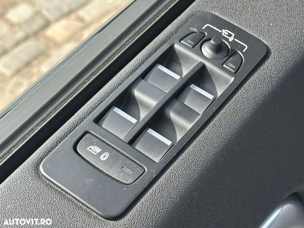 Land Rover Discovery Sport 2.0 l TD4 HSE Aut. - 29