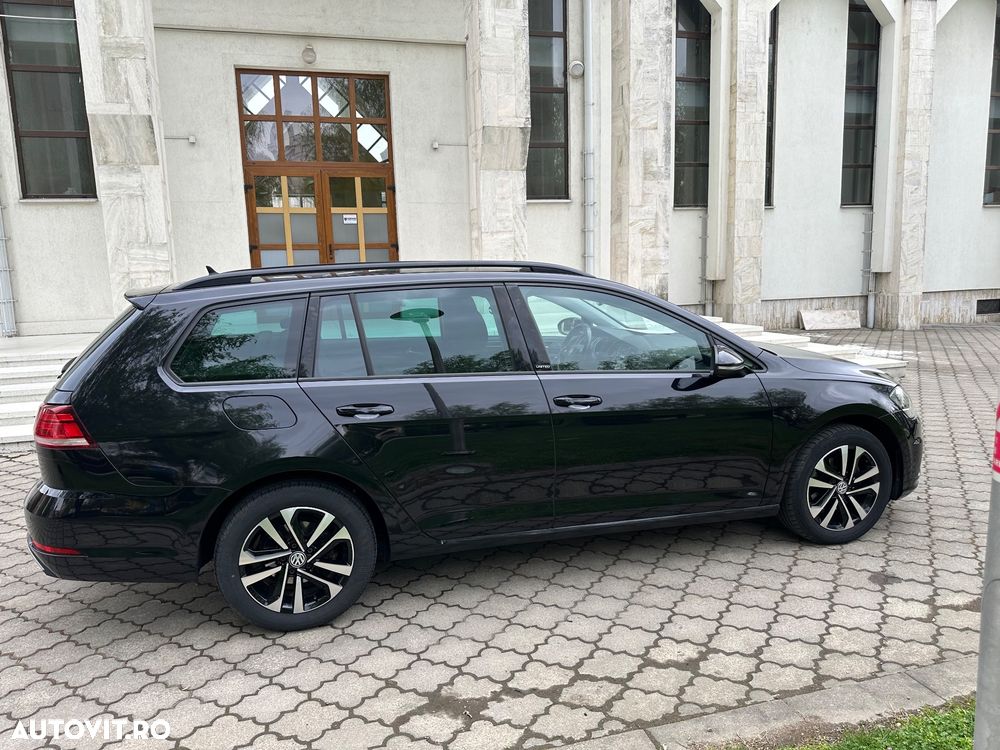 Volkswagen Golf - 6