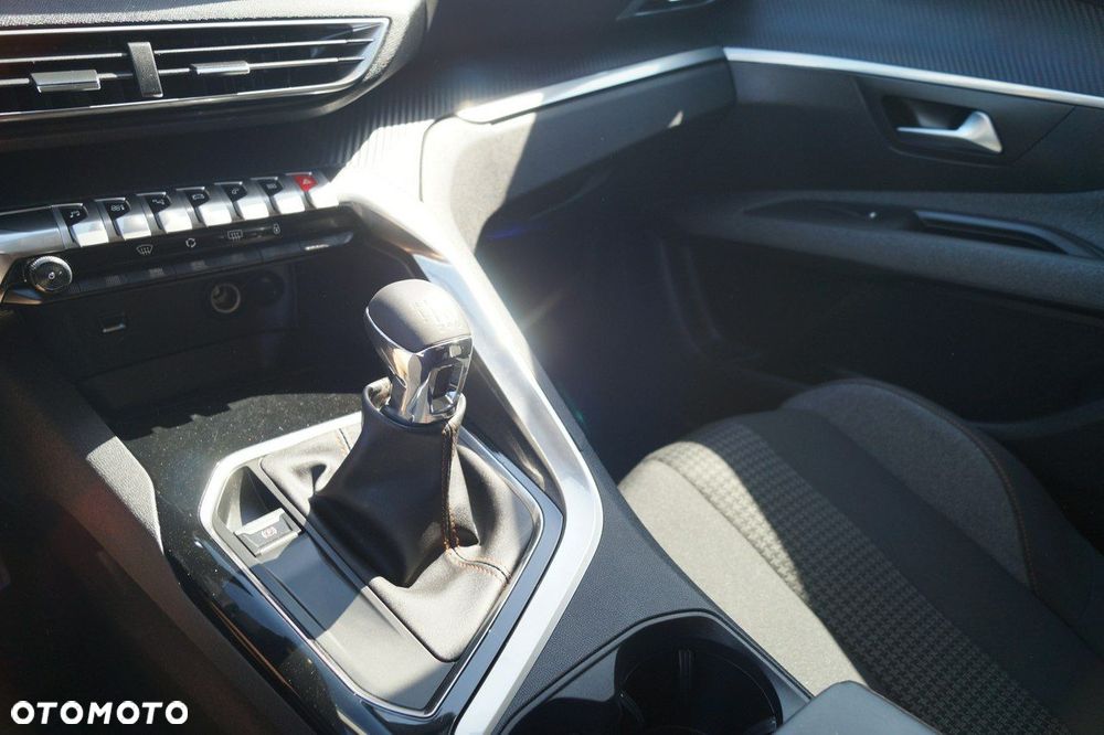 Peugeot 3008 - 23