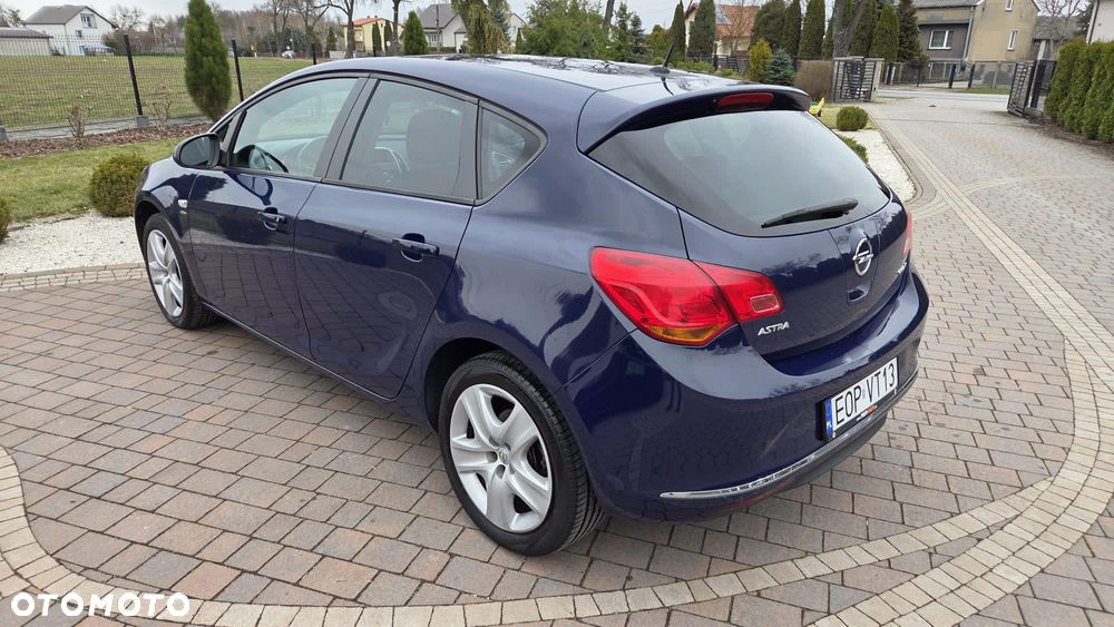 Opel Astra 1.4 - 7