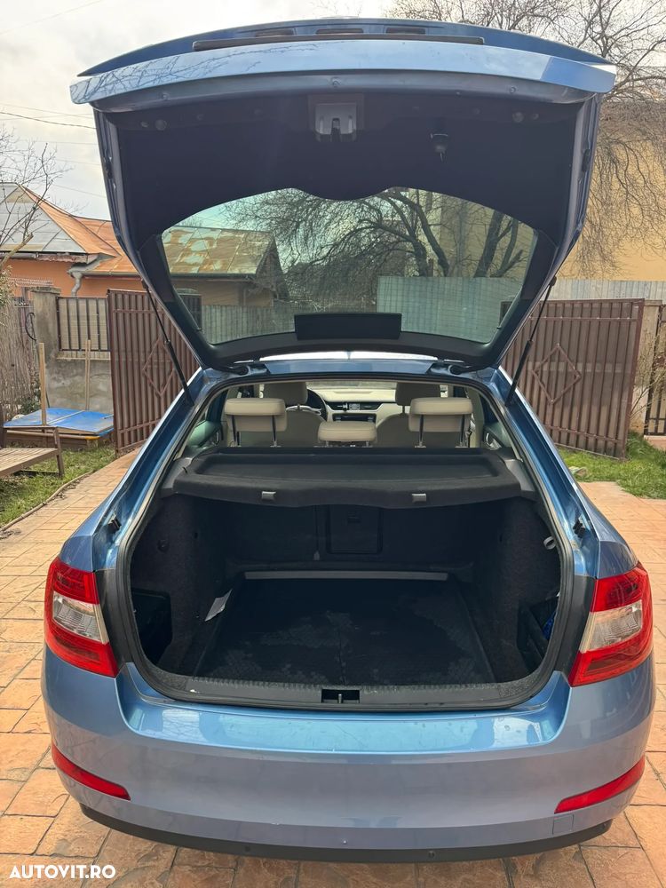 Skoda Octavia 2.0 TDI STYLE DSG - 5