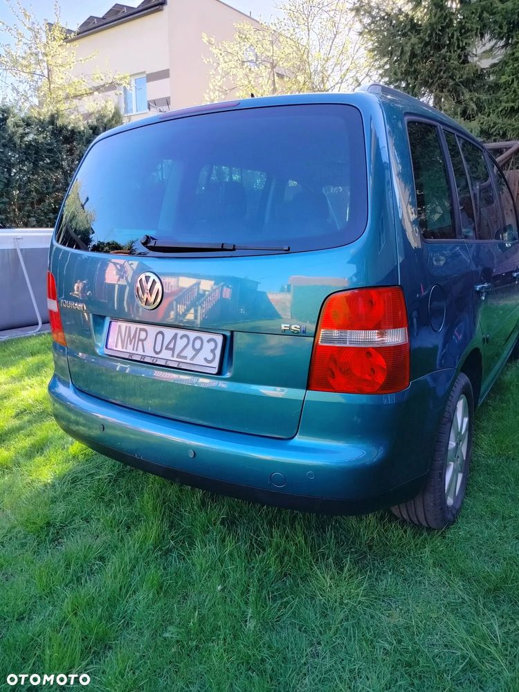 Volkswagen Touran - 10