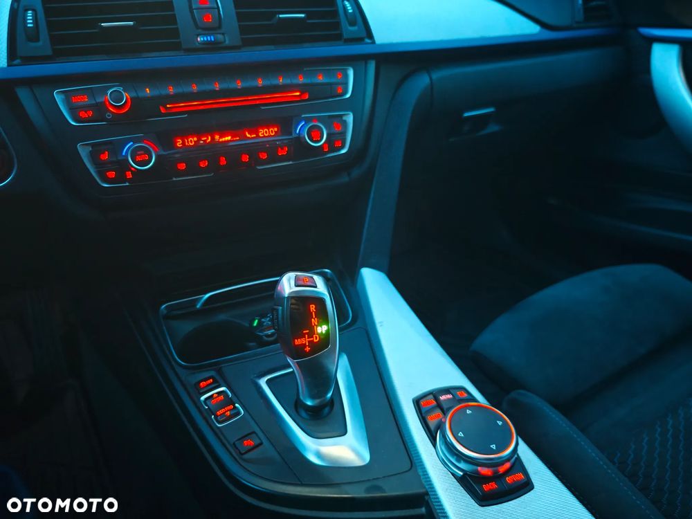 BMW 3GT 318d M Sport - 34