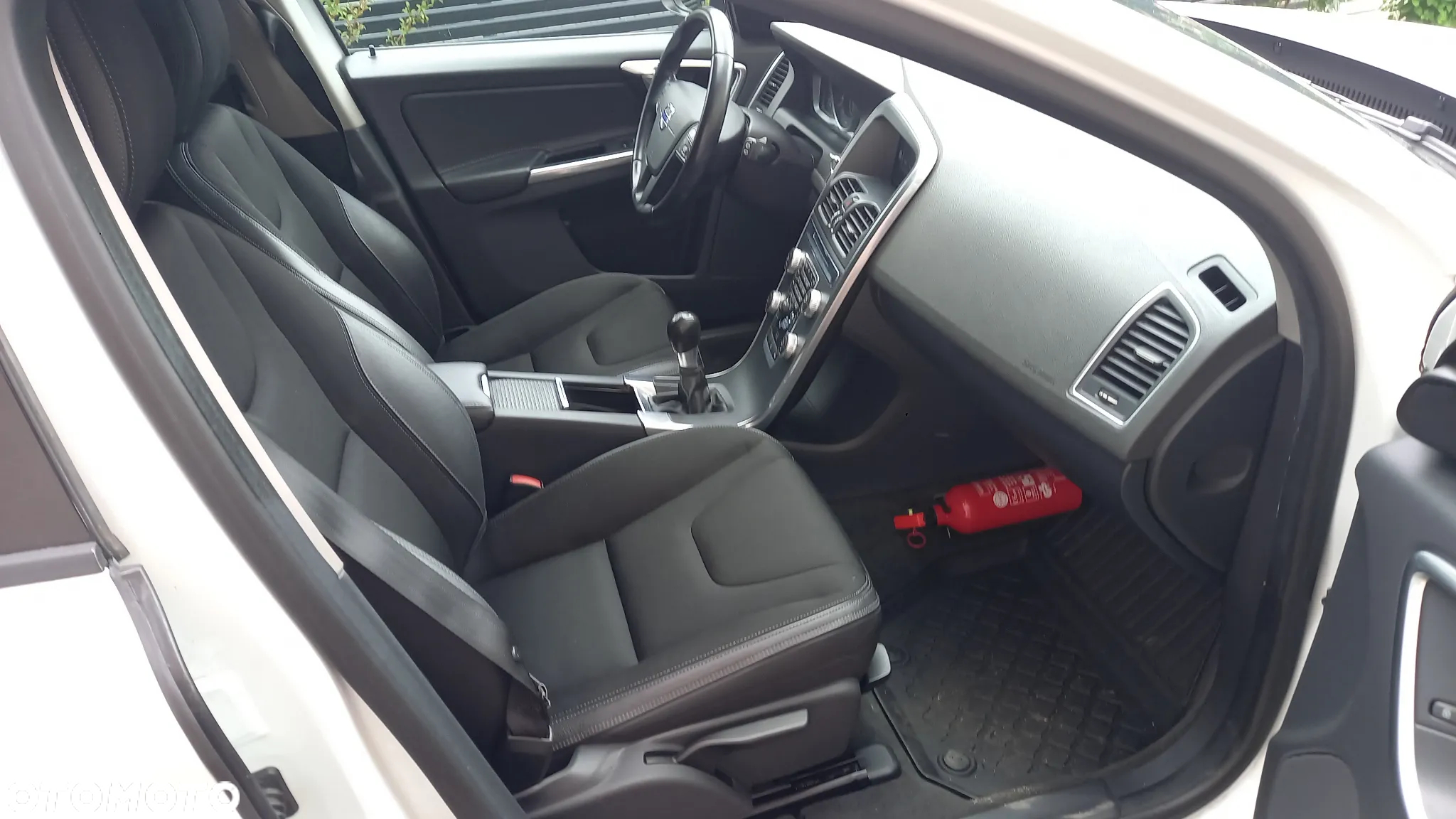Volvo XC 60 D3 Momentum - 9