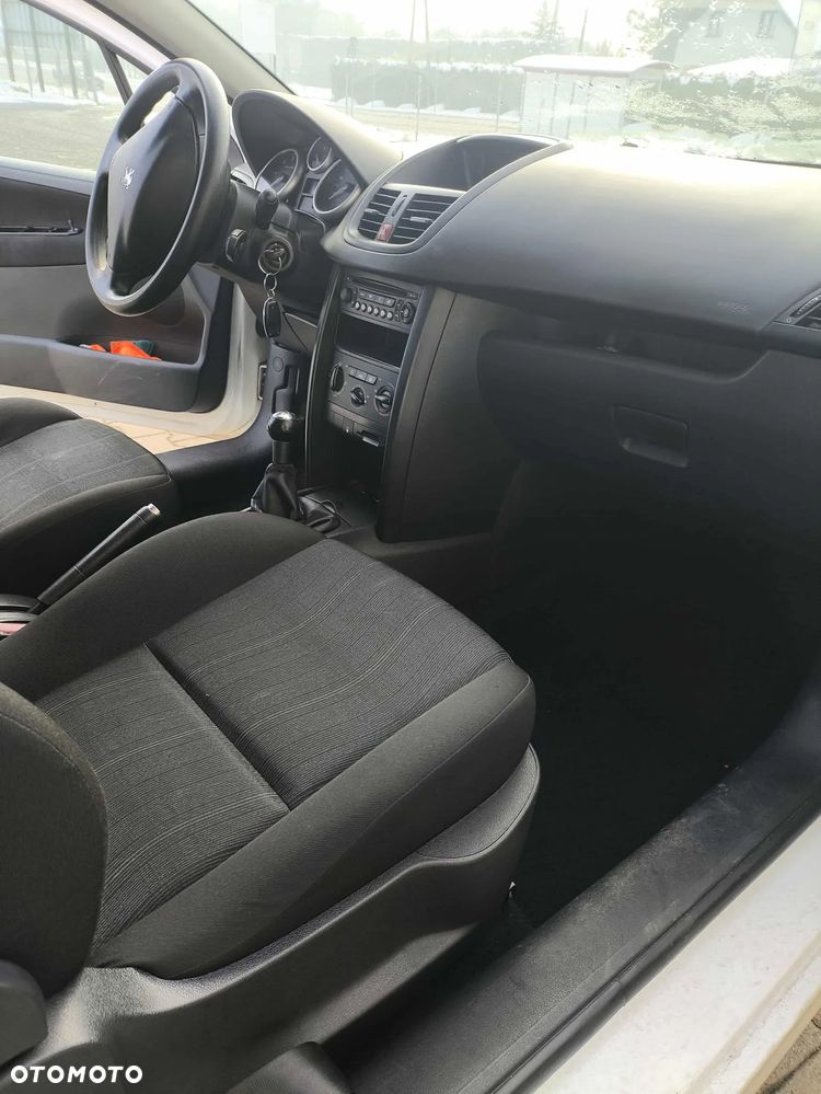 Peugeot 207 - 5