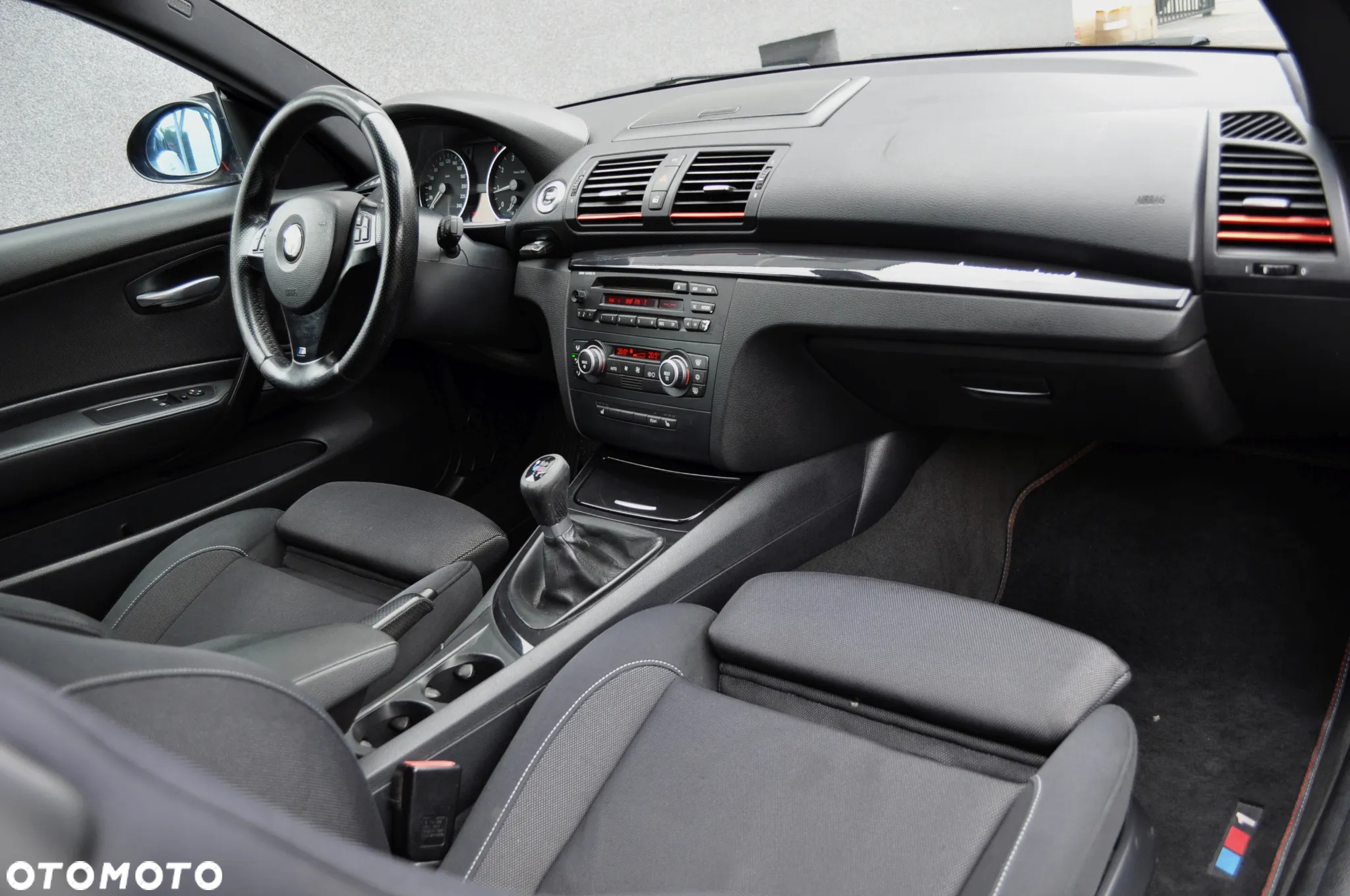 BMW Seria 1 118i Edition Sport - 16