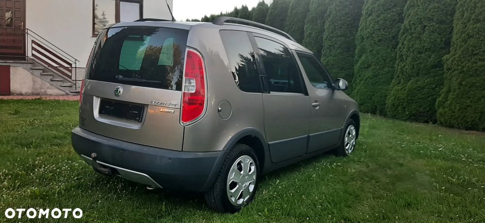 Skoda Roomster 1.6 16V Scout PLUS EDITION - 20