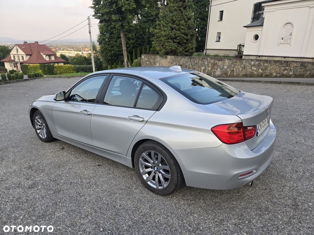 BMW Seria 3 320d - 8