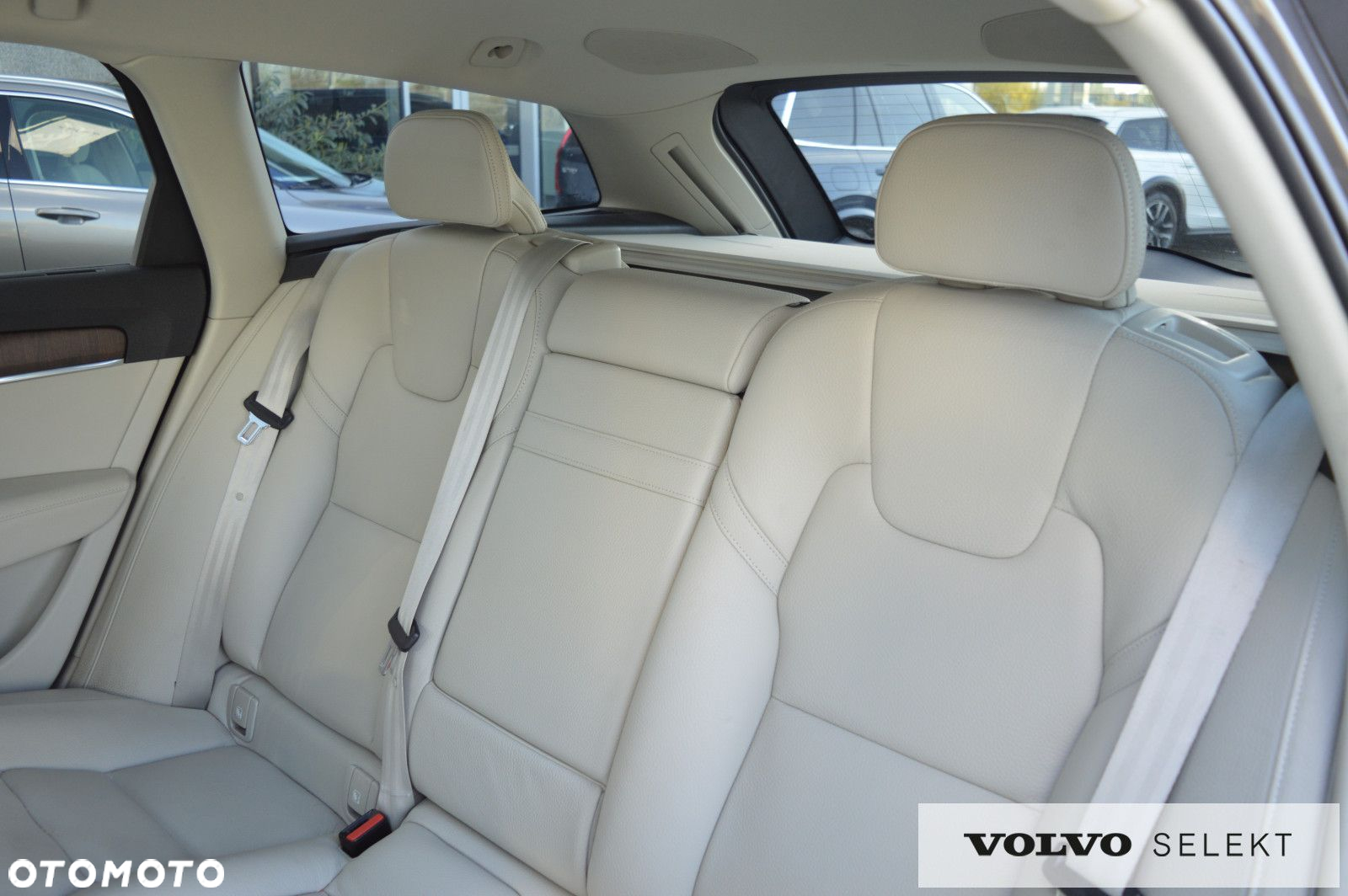 Volvo V90 Cross Country - 21