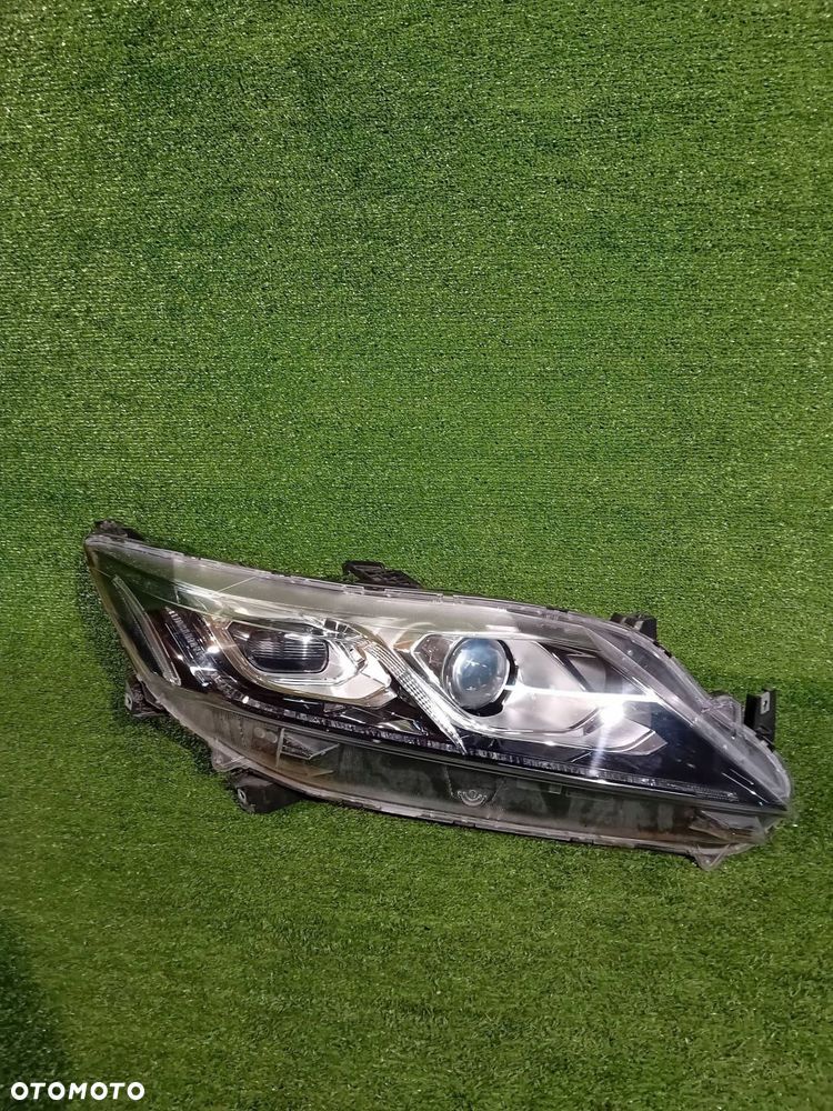 REFLEKTOR PRAWY PRZÓD MITSUBISHI ECLIPSE CROSS 17- LED NR.862 - 2