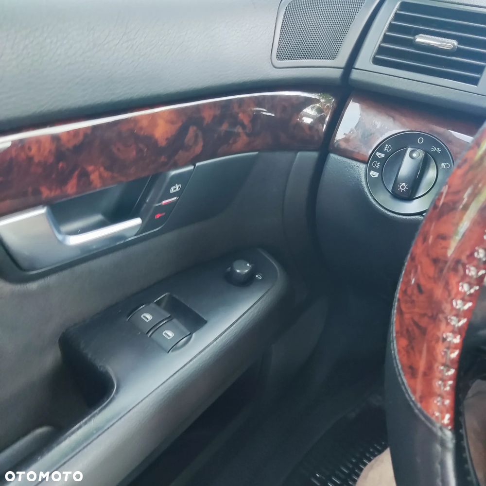 Audi A4 Avant 2.0 TDI - 10