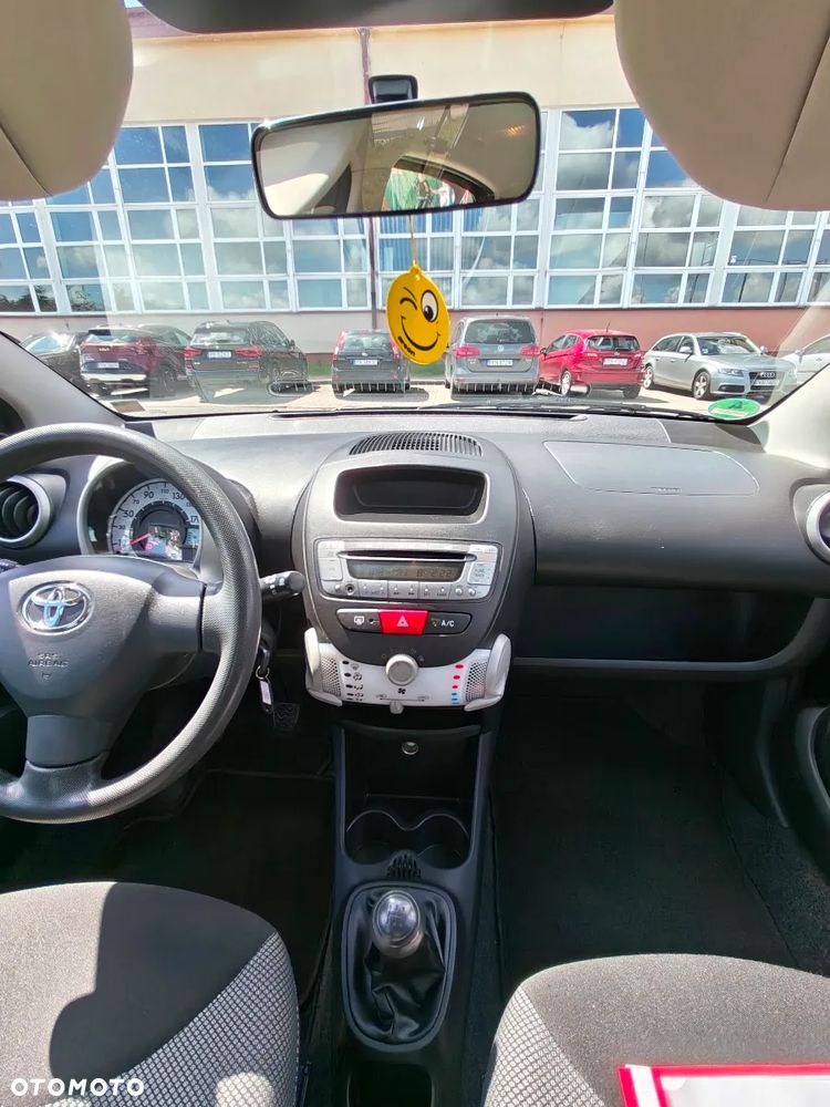Toyota Aygo Cool - 27