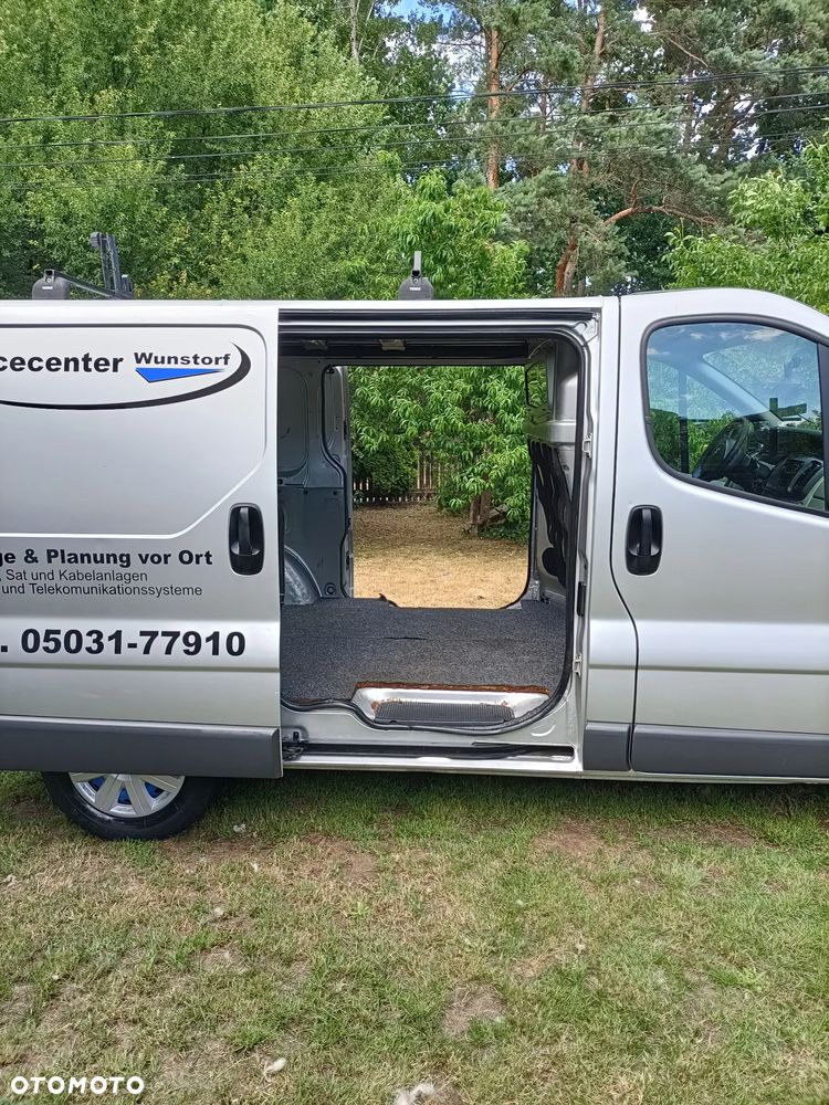 Opel Vivaro - 11