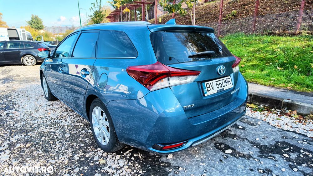 Toyota Auris 2015 photo 5