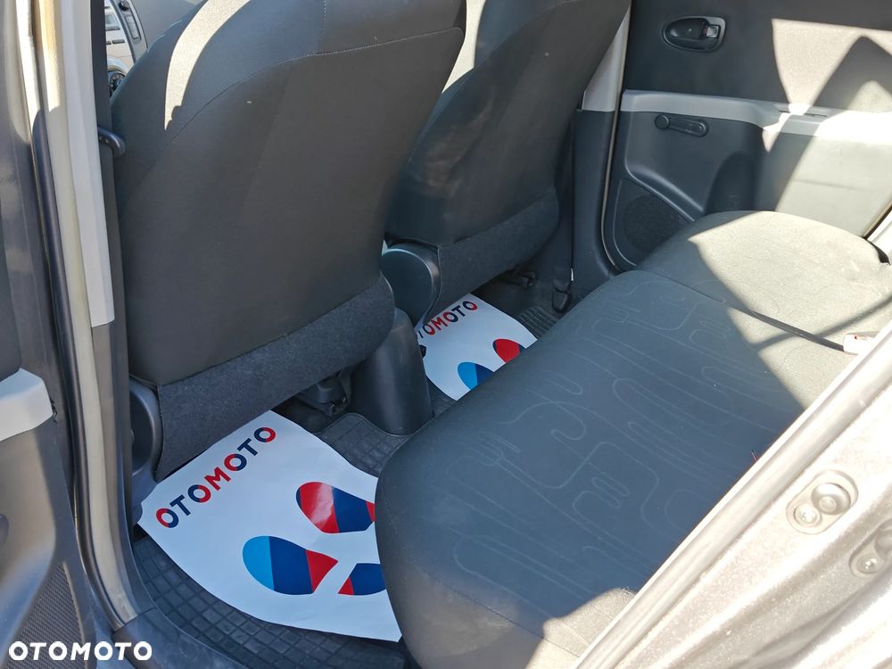 Toyota Yaris 1.0 Luna A/C - 11