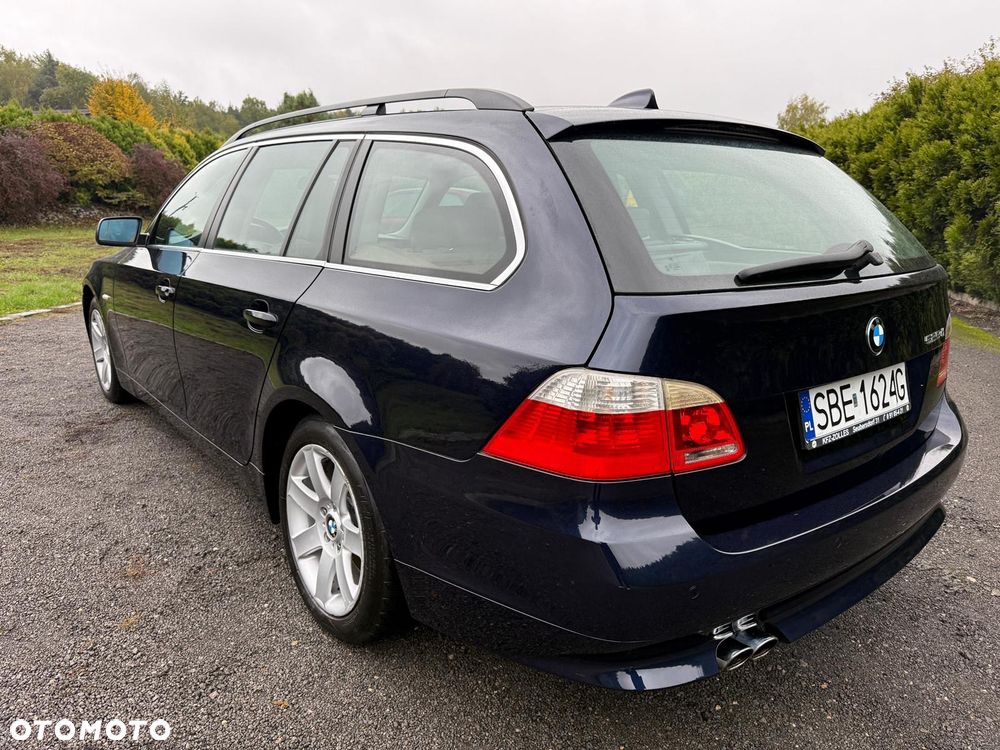 BMW Seria 5 525d - 26
