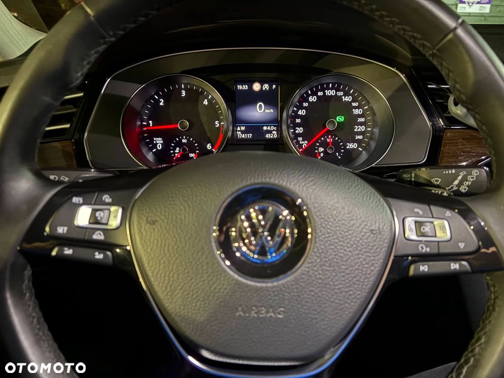 Volkswagen Passat 2.0 TDI SCR 4Motion DSG (BMT) Highline - 16