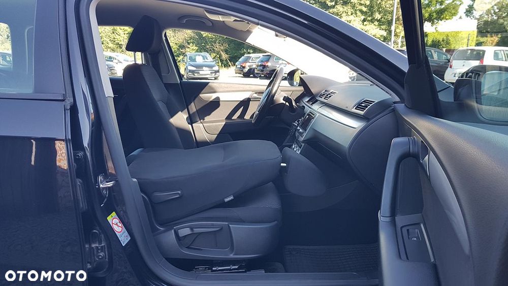 Volkswagen Passat - 23