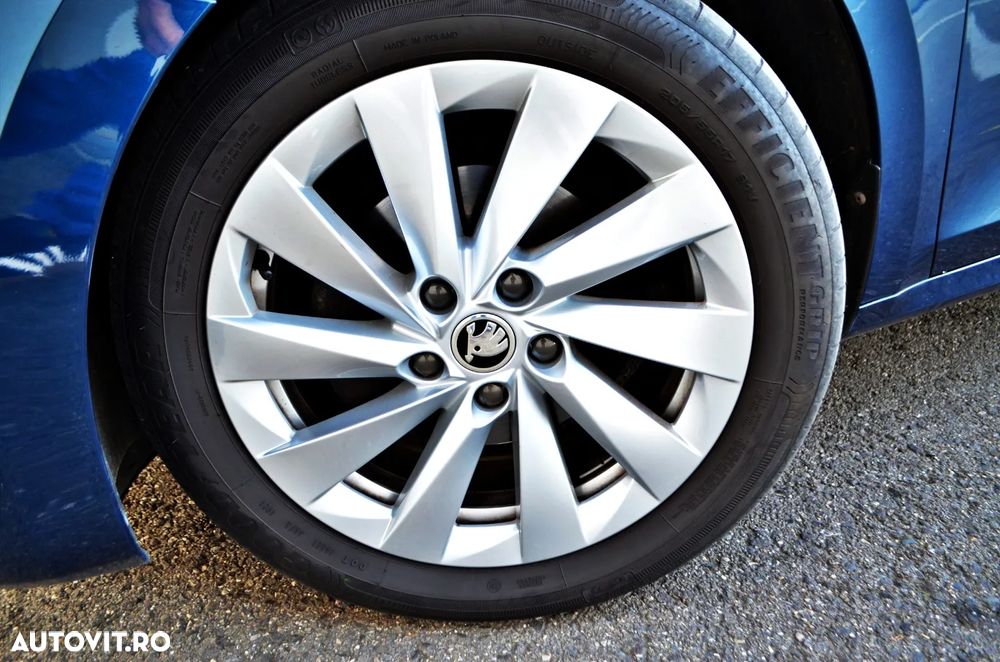 Skoda Octavia Combi 2.0 TDI DSG Selection - 18