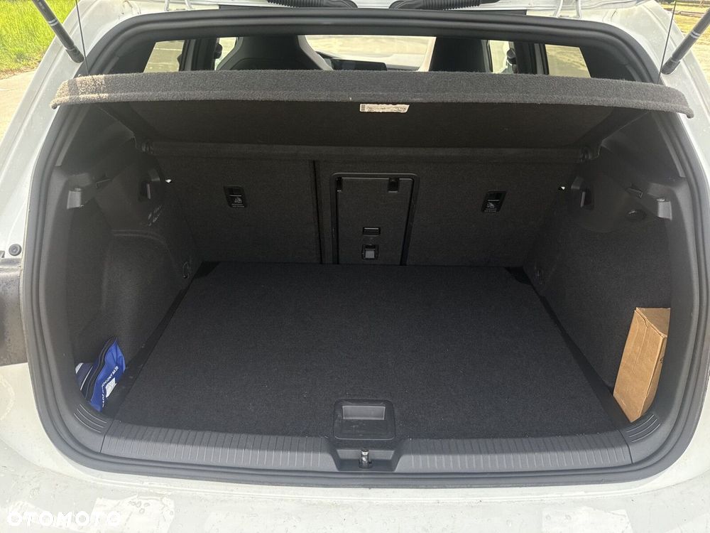 Volkswagen Golf 1.5 eTSI mHEV R-Line DSG - 35
