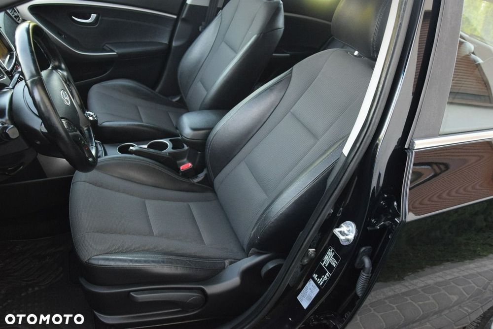 Hyundai i30 1.6 CRDi Premium - 32