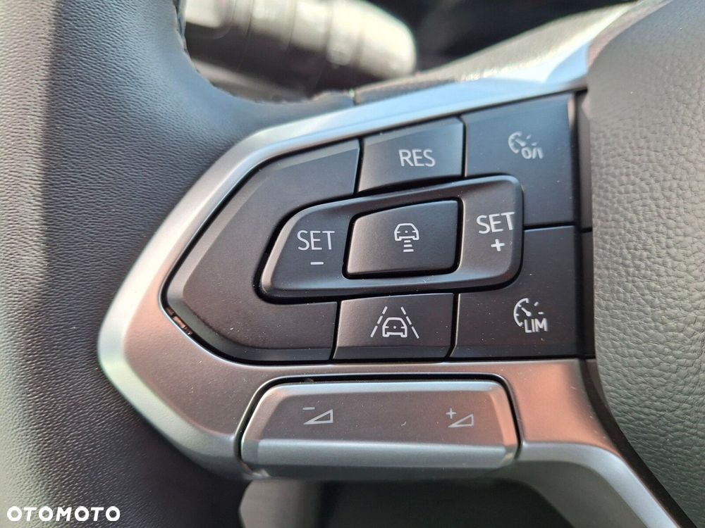 Volkswagen Caravelle - 13