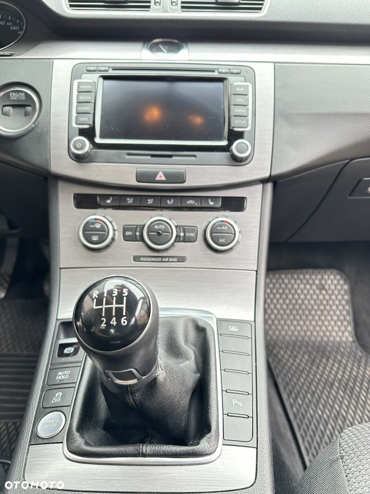 Volkswagen Passat 1.8 TSI Comfortline Optimum - 11