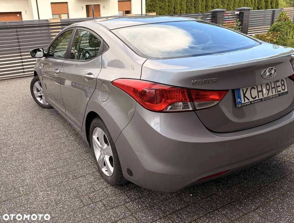 Hyundai Elantra 1.6 Style - 14