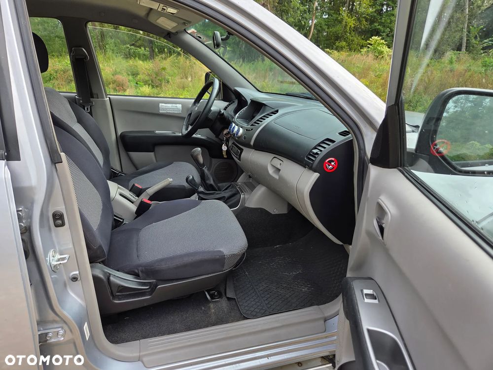 Mitsubishi L200 Pick Up 4x4 Invite Double Cab - 10