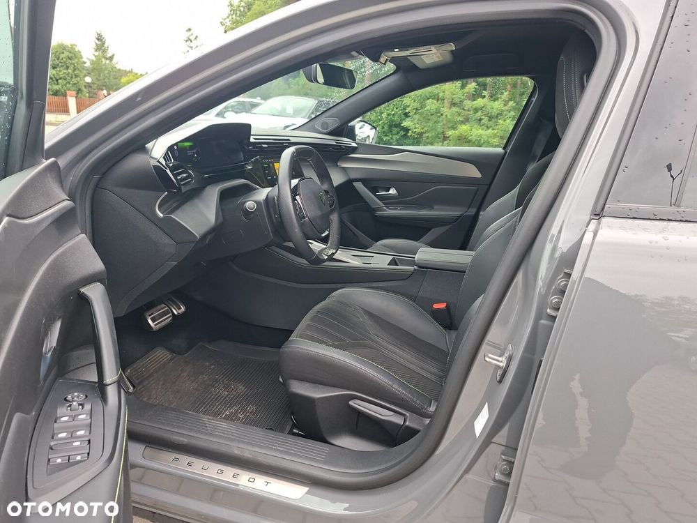 Peugeot 408 - 10