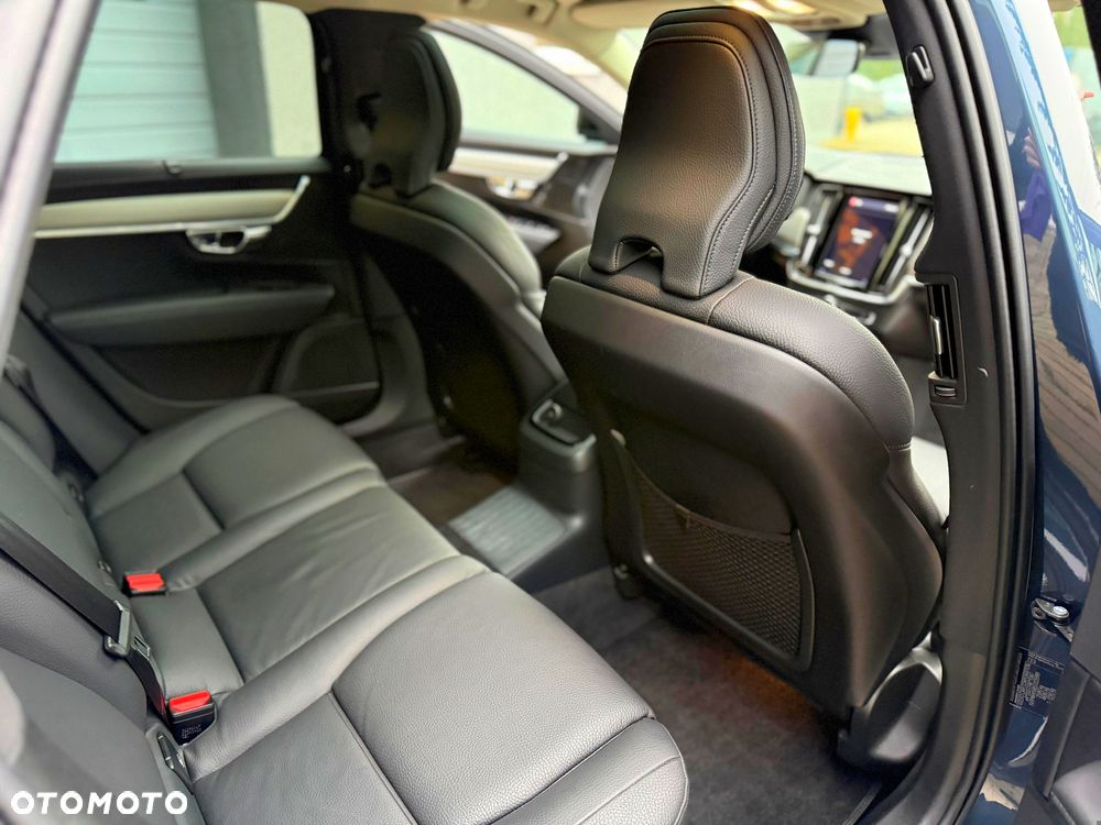 Volvo V90 T6 AWD Plug-In Hybrid Plus Dark - 14