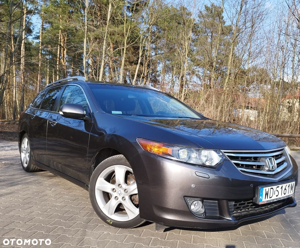Honda Accord 2.0 Executive Nav - 1