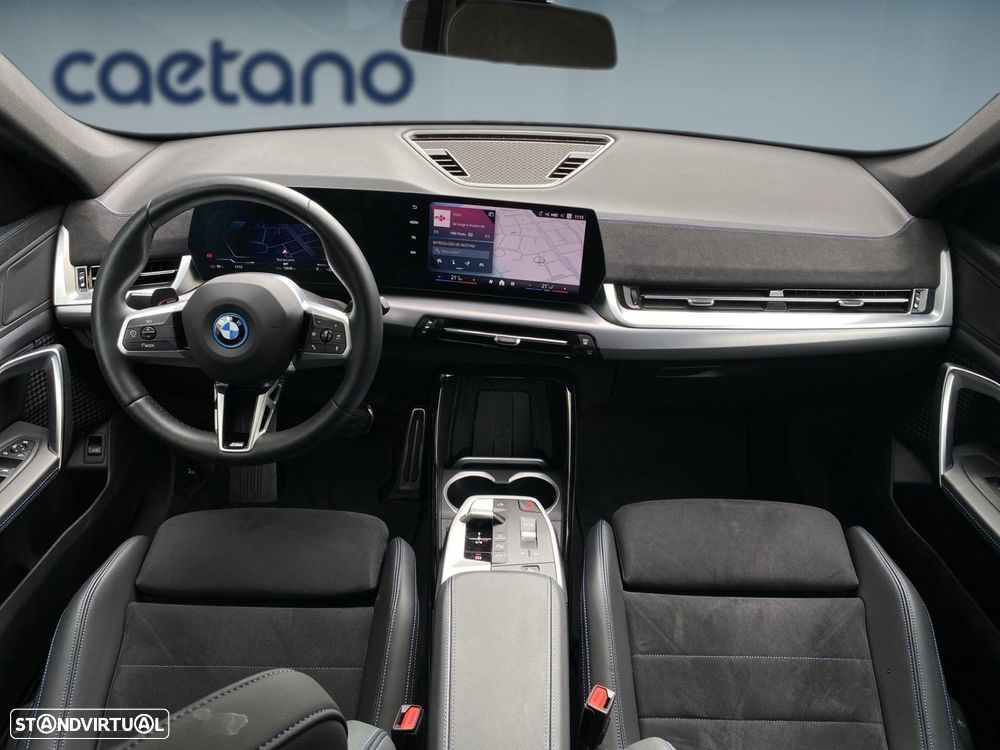 BMW iX1 eDrive20 Pack Desportivo M — photo 4