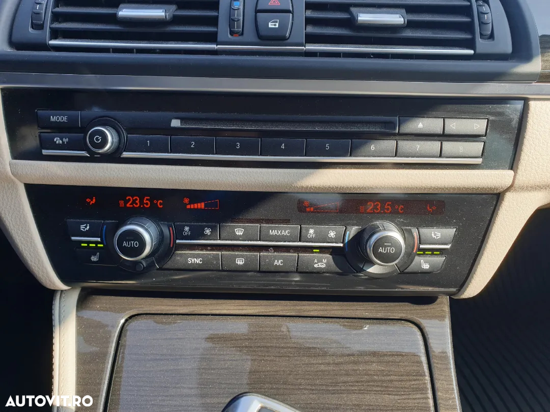 BMW Seria 5 525d xDrive AT - 31