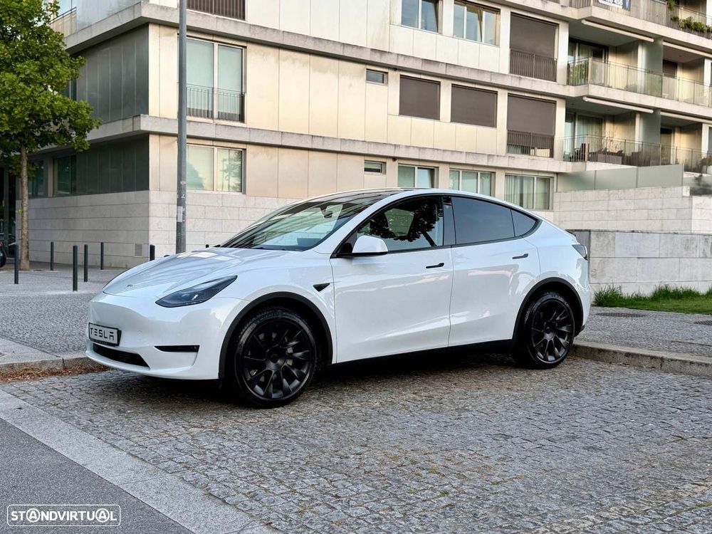 Tesla Model Y Long Range Dual Motor AWD - 6