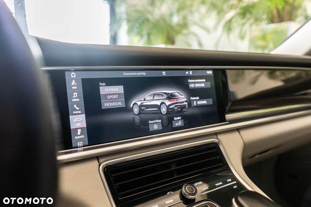 Porsche Panamera 4S - 22