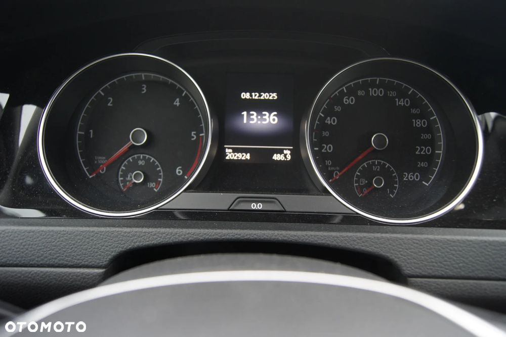 Volkswagen Golf 1.6 TDI DPF Highline - 14